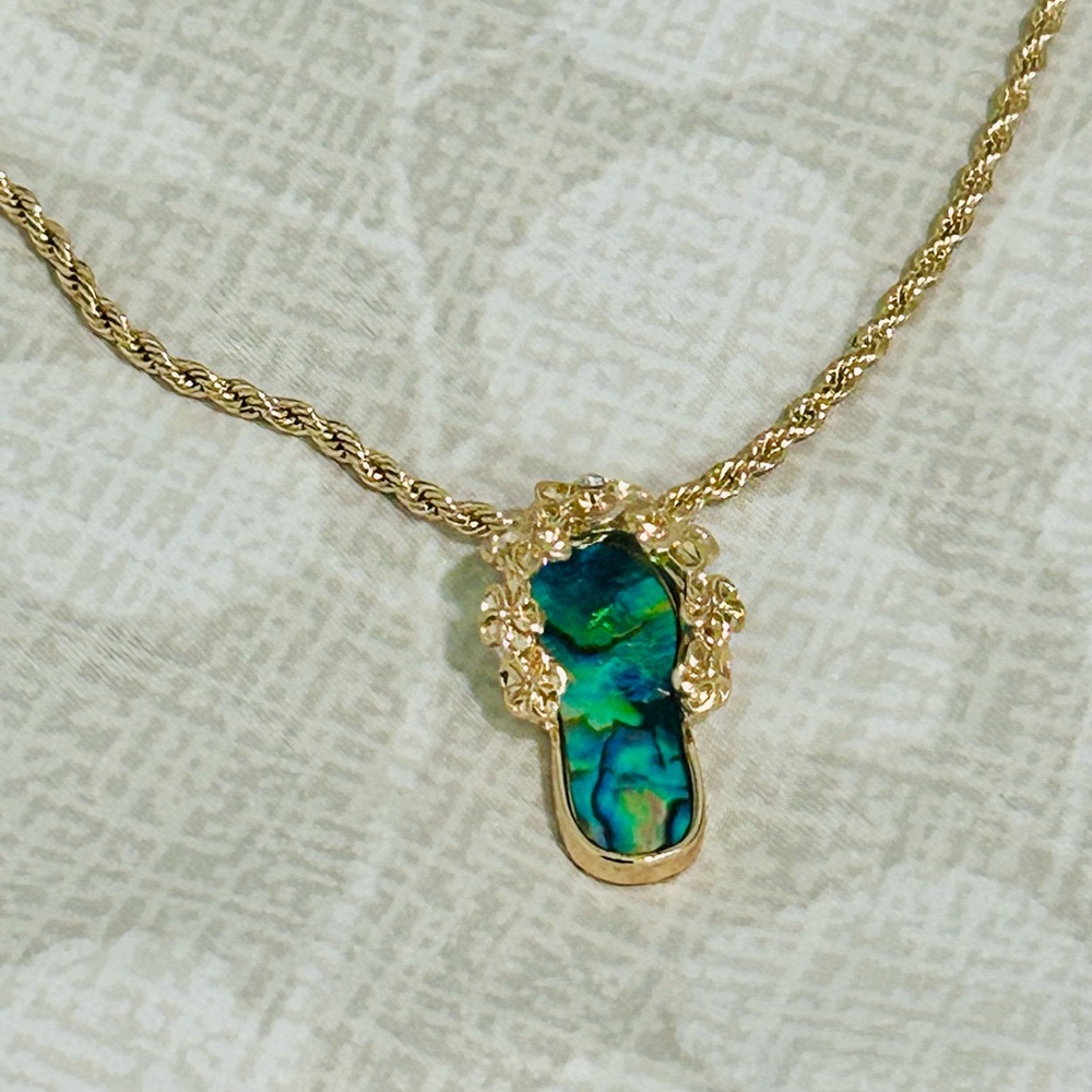 Gold Green Asymmetrical Pendant FlipFlop Necklace Chain Fashion Jewelry NWT